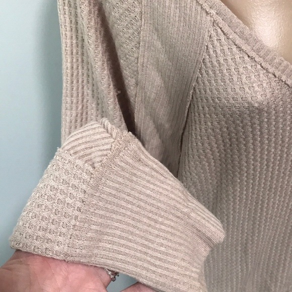 We The Free Santa Clara Toasted Oats Thermal Waffle Long Sleeve Shirt Small - Picture 3 of 6